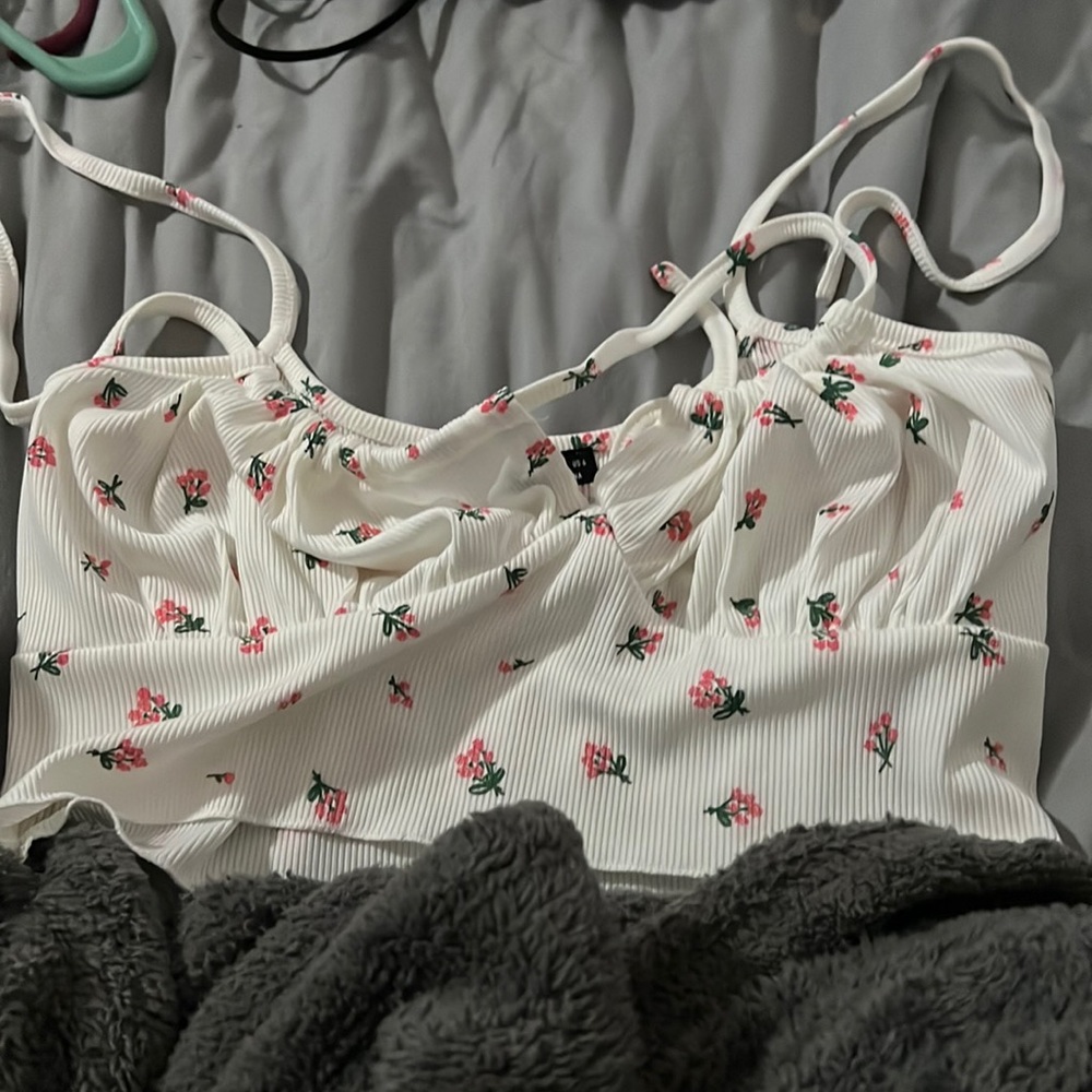 White floral crop top
